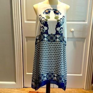 NWT Elegant Max Studio White Dress with Floral Design Size M